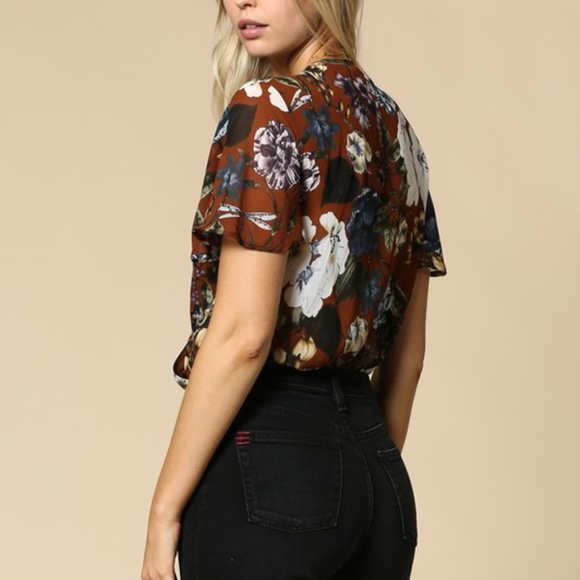 Last 1! NWT Floral Chiffon Top/bodysuit - Picture 3 of 5